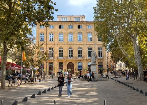 Cours Mirabeau and Statue of King Rene
