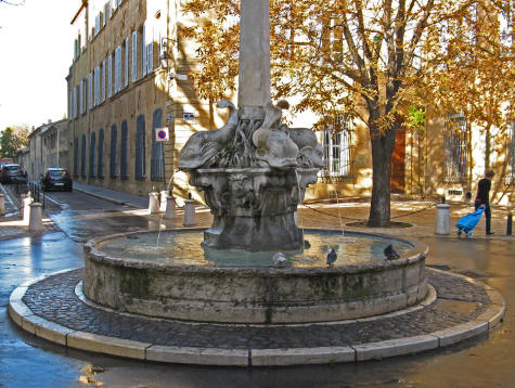 Place des Quatre Duphins in Aix-en-Provence